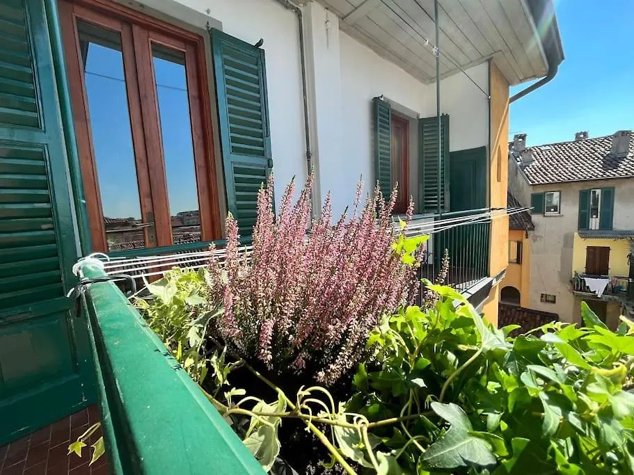 2-Bedroom Flat In The Heart Of Bergamo City Centre 0*,  Włochy