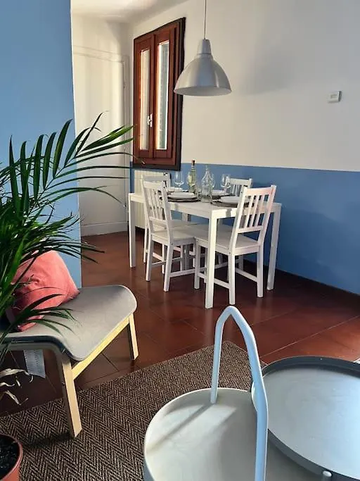 2-Bedroom Flat In The Heart Of Bergamo City Centre